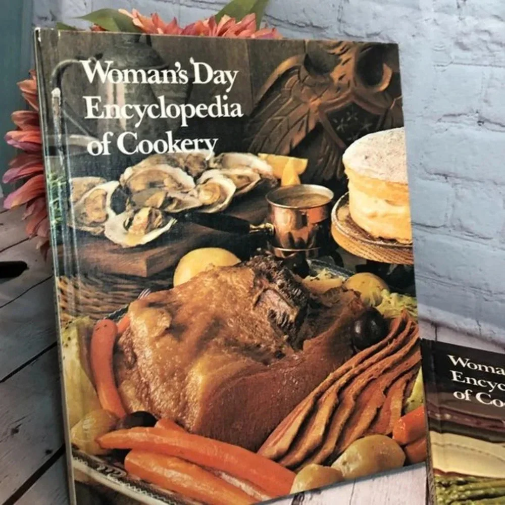 cookbook WOMAN'S DAY ENCYCLOPEDIA OF COOKERY Vintage 1973